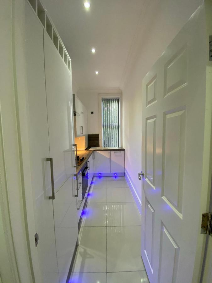 Designer Apartment Apt6 Wolverhampton Bagian luar foto