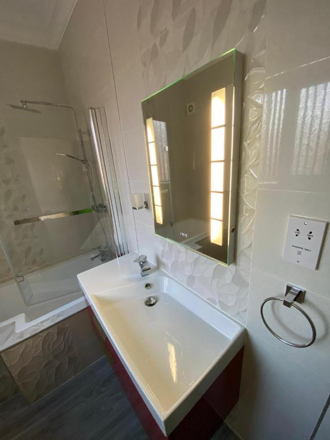 Designer Apartment Apt6 Wolverhampton Bagian luar foto